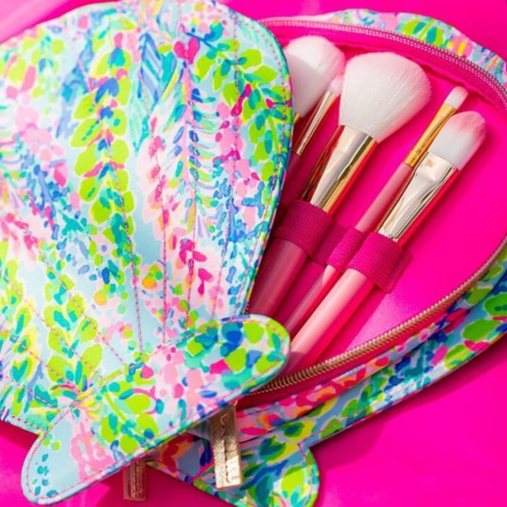 NWOT Lilly Pulitzer Catch The Wave Sea Shell Cosmetic 5 Piece Makeup Brush Set